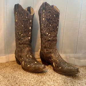 Corral distressed studded snip toe cowgirl boots